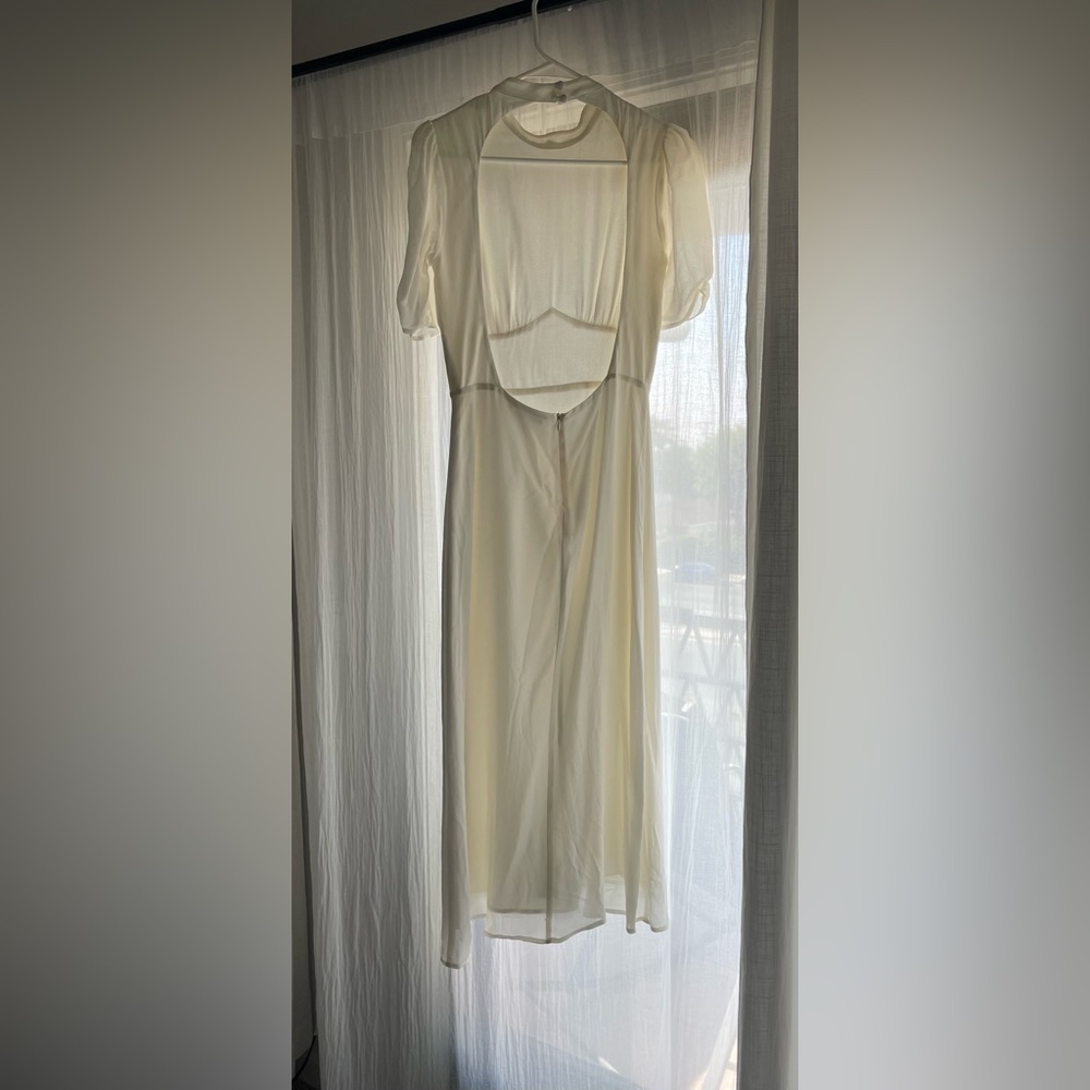 Dusk Dress in ivory by Reformation - excellent condition- worn once!! - Picture 3 of 10